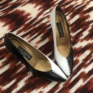 RARE 80s Vintage Stuart Weitzman Black white stitch kitten heels pumps Leather